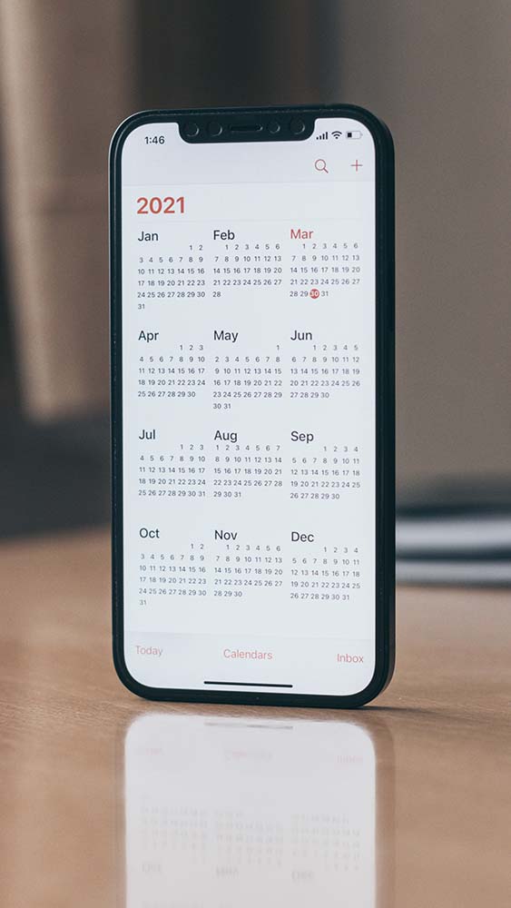 image of calendar on mobile phone